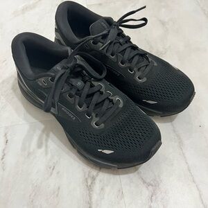 Brooks Women's Ghost 15 Running Shoes